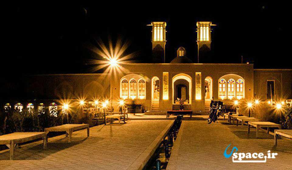 اقامتگاه خانه باغ شاکر-آران و بیدگل-استان اصفهان
